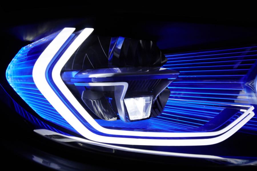  BMW M4 Iconic Lights Concept 2015 года  (фото 17 из 26)